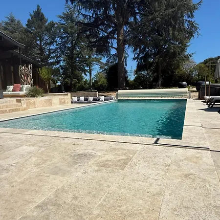 Avec Piscine *